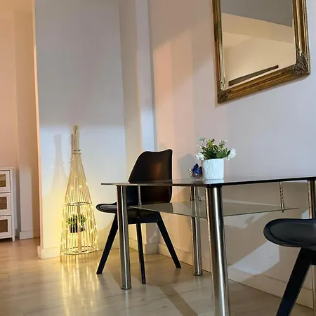 Piata Victoriei Apartment *